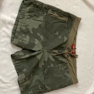 Women’s cotton drawstring camo shorts